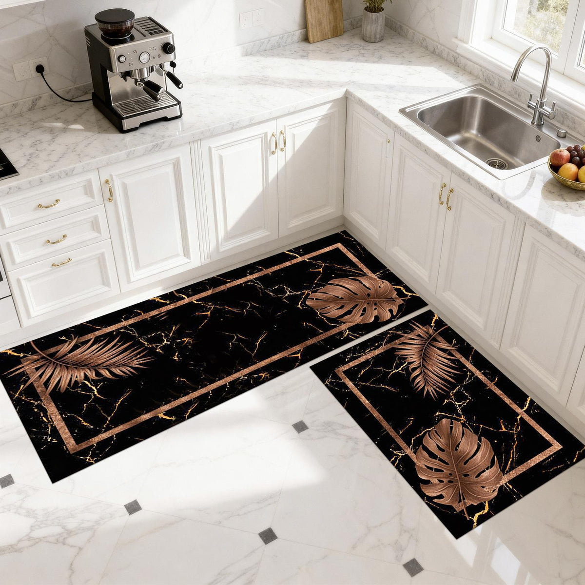 Set 2 Covorașe de Bucătărie Tropical Luxury, Model Marmură cu Frunze Aurii, Antiderapante, cu Spumă de Memorie, Negru-Auriu, 50x120 cm + 50x60 cm